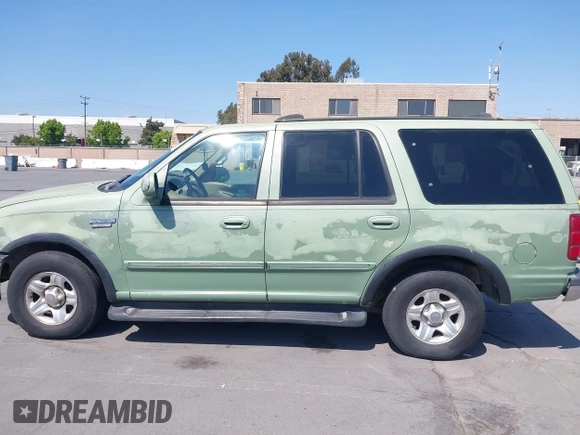 1998 Ford Expedition XLT with VIN 1FMRU1762WLC11697, listed as a IAAI auction lot 42386716 with 239,848 mi miles and . Bid and sale history available at DreamBid. Image 14.