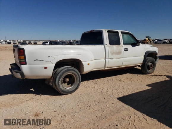 2001 Chevrolet Silverado 3500 with VIN 1GCJC39G01F121834, listed as a Copart auction lot 47854955 with 322,707 mi miles and Clean Title. Bid and sale history available at carsss.com. Image 3.