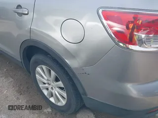 2009 Mazda CX-9 Touring z VIN JM3TB28A090168354, wystawiony jako IAAI lot #41219435 z przebiegiem 158 780 mil mil oraz . Historia ofert i sprzedaży dostępna na DreamBid. Obrazek 6.
