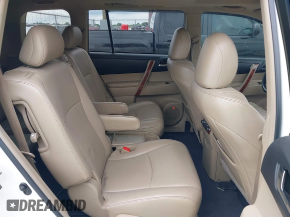 2011 Toyota Highlander Limited with VIN 5TDYK3EH6BS048213, listed as a IAAI auction lot 42454713 with 228,094 mi miles and . Bid and sale history available at DreamBid. Image 8.