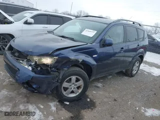 2007 Mitsubishi Outlander ES with VIN JA4MS31X37Z012460, listed as a IAAI auction lot 41369777 with 174,722 mi miles. Bid and sale history available at carsss.com. Image 2.