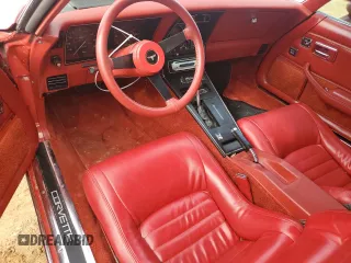 1980 Chevrolet Corvette z VIN 1Z878AS425658, wystawiony jako Copart lot #88527365 z przebiegiem 660 624 mil mil oraz Szkoda całkowita • Salvage title. Historia ofert i sprzedaży dostępna na DreamBid. Obrazek 8.
