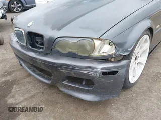 2001 BMW 3 Series 325Ci with VIN WBABN33461JW47585, listed as a IAAI auction lot 41568702 with 1 mi miles. Bid and sale history available at carsss.com. Image 6.