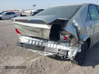2005 Toyota Camry STD z VIN 4T1BE32K75U996144, wystawiony jako IAAI lot #42284780 z przebiegiem 157 050 mil mil oraz . Historia ofert i sprzedaży dostępna na DreamBid. Obrazek 6.