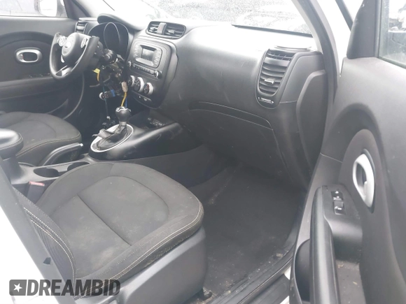 2015 Kia Soul with VIN KNDJN2A26F7207896, listed as a IAAI auction lot 41806999 with 122,235 mi miles. Bid and sale history available at carsss.com. Image 5.