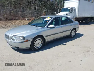 2000 Volvo S80 with VIN YV1TS94D3Y1113398, listed as a IAAI auction lot 42062279 with 112,752 mi miles. Bid and sale history available at carsss.com. Image 2.