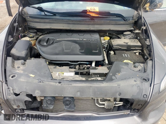 2018 Jeep Cherokee Latitude Plus z VIN 1C4PJLLX5JD557003, wystawiony jako Copart lot #60744585 z przebiegiem Nie podano mil oraz Szkoda całkowita • Salvage title. Historia ofert i sprzedaży dostępna na DreamBid. Obrazek 12.