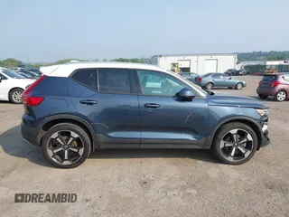 2021 Volvo XC40 Momentum with VIN YV4162UK1M2464500, listed as a IAAI auction lot 42504680 with 29,130 mi miles and . Bid and sale history available at DreamBid. Image 14.