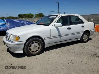 2000 Mercedes-Benz C 230/260/280/320 z VIN WDBHA29G4YA860192, wystawiony jako Copart lot #55161175 z przebiegiem 196 961 mil mil oraz Szkoda całkowita • Salvage title. Historia ofert i sprzedaży dostępna na DreamBid. Obrazek 1.