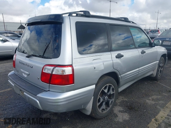 2002 Subaru Forester S w/Premium Pkg with VIN JF1SF65622H713337, listed as a IAAI auction lot 41506492 with 201,188 mi miles. Bid and sale history available at carsss.com. Image 4.