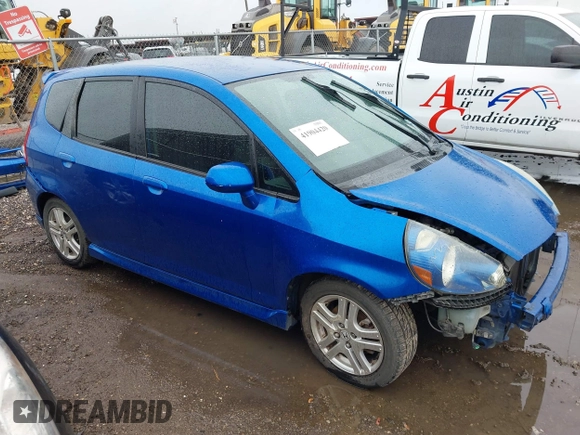 2007 Honda Fit Sport with VIN JHMGD37607S038310, listed as a IAAI auction lot 41904420 with 181,304 mi miles. Bid and sale history available at carsss.com. Image 1.