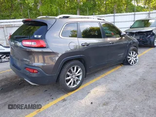 2018 Jeep Cherokee Limited with VIN 1C4PJMDX8JD522198, listed as a IAAI auction lot 42370283 with 121,256 mi miles and . Bid and sale history available at DreamBid. Image 4.