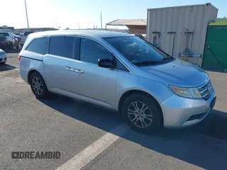 2013 Honda Odyssey EX z VIN 5FNRL5H46DB082813, wystawiony jako IAAI lot #41883618 z przebiegiem 213 111 mil mil oraz . Historia ofert i sprzedaży dostępna na DreamBid. Obrazek 1.