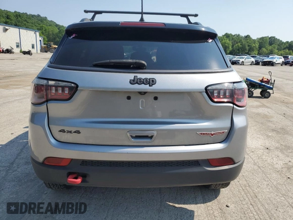 2019 Jeep Compass Trailhawk z VIN 3C4NJDDB2KT667874, wystawiony jako Copart lot #60784475 z przebiegiem 82 426 mil mil oraz Szkoda całkowita • Salvage title. Historia ofert i sprzedaży dostępna na DreamBid. Obrazek 6.