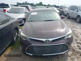 2017 Toyota Avalon XLE z VIN 4T1BK1EB3HU245765, wystawiony jako IAAI lot #42197337 z przebiegiem 173 649 mil mil oraz . Historia ofert i sprzedaży dostępna na DreamBid. Obrazek 12.