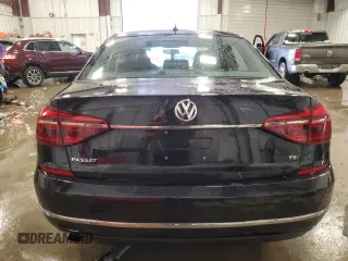 2017 Volkswagen Passat S z VIN 1VWAT7A33HC069690, wystawiony jako Copart lot #44550385 z przebiegiem 86 541 mil mil oraz Szkoda całkowita • Salvage title. Historia ofert i sprzedaży dostępna na DreamBid. Obrazek 6.
