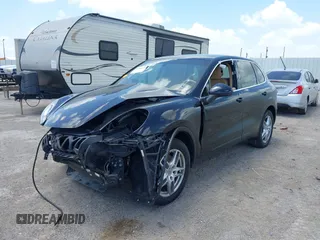 2013 Porsche Cayenne с VIN WP1AA2A23DLA13020, выставлен на аукционе IAAI как лот 42560111 с пробегом 113 984 миль миль и . История ставок и продаж доступна на DreamBid. Изображение 17.