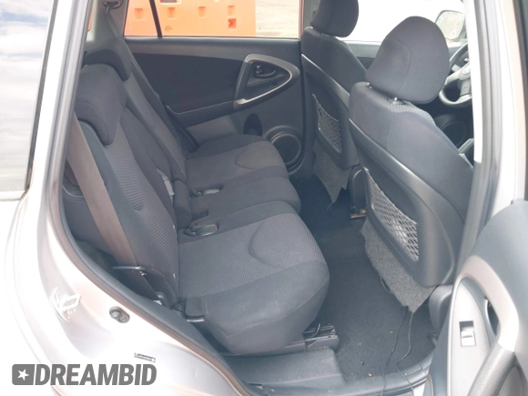 2006 Toyota RAV4 Sport with VIN JTMZD32V766017373, listed as a IAAI auction lot 41891509 with 105,688 mi miles. Bid and sale history available at carsss.com. Image 8.