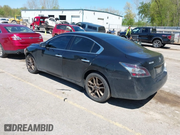2013 Nissan Maxima SV z VIN 1N4AA5AP1DC838381, wystawiony jako IAAI lot #42210279 z przebiegiem 162 435 mil mil oraz . Historia ofert i sprzedaży dostępna na DreamBid. Obrazek 3.