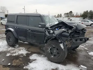 2024 Ford Bronco Wildtrak with VIN 1FMEE2BP2RLA72211, listed as a Copart auction lot 44726825 with 9,469 mi miles and Salvage Title. Bid and sale history available at carsss.com. Image 4.