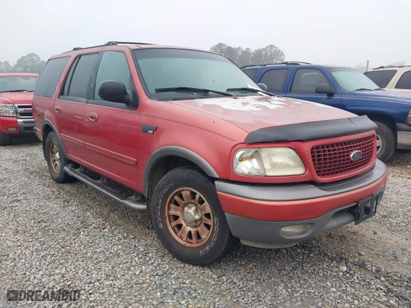 2000 Ford Expedition XLT with VIN 1FMRU1565YLA59081, listed as a IAAI auction lot 41950736 with 1 mi miles. Bid and sale history available at carsss.com. Image 1.