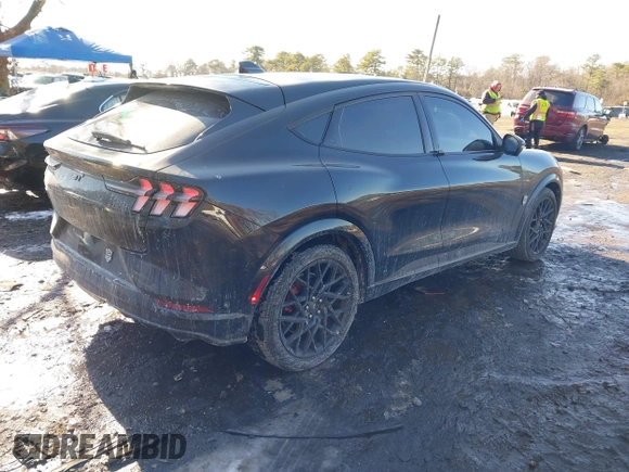 2023 Ford Mustang Mach-E GT z VIN 3FMTK4SX5PMA24192, wystawiony jako IAAI lot #41431780 z przebiegiem 10 394 mil mil oraz . Historia ofert i sprzedaży dostępna na DreamBid. Obrazek 4.