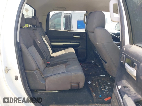 2016 Toyota Tundra SR5 z VIN 5TFDW5F18GX550786, wystawiony jako IAAI lot #42055381 z przebiegiem 168 815 mil mil oraz . Historia ofert i sprzedaży dostępna na DreamBid. Obrazek 8.