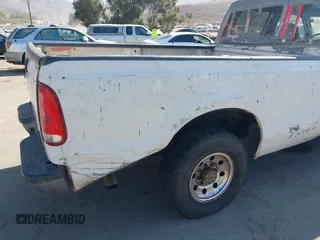 2001 Ford F-350 with VIN 3FTSW30L21MA67300, listed as a IAAI auction lot 42687583 with 317,542 mi miles and . Bid and sale history available at DreamBid. Image 14.