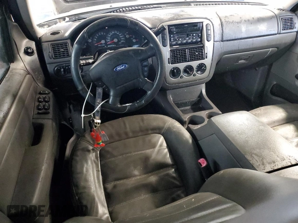 2003 Ford Explorer XLT z VIN 1FMZU63K53ZB32923, wystawiony jako Copart lot #41685045 z przebiegiem 140 488 mil mil oraz Szkoda całkowita • Salvage title. Historia ofert i sprzedaży dostępna na DreamBid. Obrazek 8.