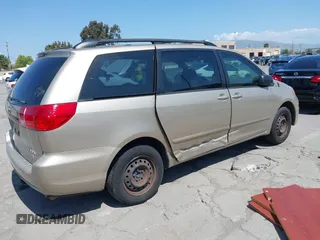 2009 Toyota Sienna CE with VIN 5TDZK23C29S262938, listed as a IAAI auction lot 42139539 with 288,784 mi miles. Bid and sale history available at carsss.com. Image 4.
