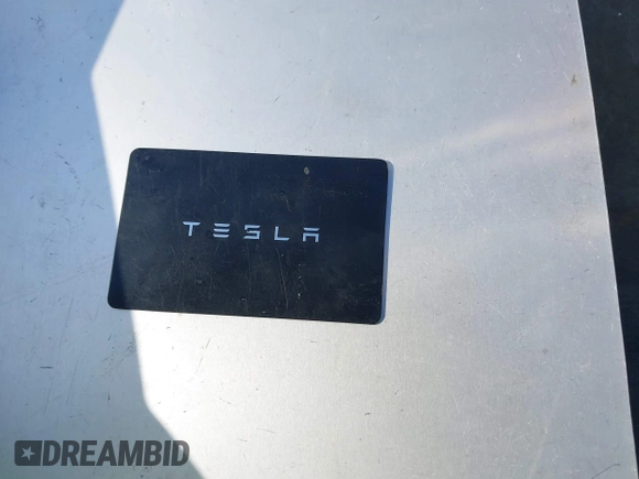 2023 Tesla Model Y Long Range z VIN 7SAYGDEE5PA099226, wystawiony jako IAAI lot #42004061 z przebiegiem 10 607 mil mil oraz . Historia ofert i sprzedaży dostępna na DreamBid. Obrazek 11.