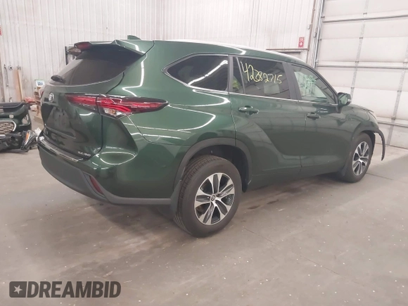 2024 Toyota Highlander LE with VIN 5TDKDRBH5RS539941, listed as a IAAI auction lot 42382715 with 19,188 mi miles and . Bid and sale history available at DreamBid. Image 4.