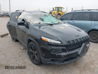 2018 Jeep Cherokee Latitude with VIN 1C4PJLCB5JD596372, listed as a IAAI auction lot 41830543 with Not Provided miles. Bid and sale history available at carsss.com. Image 1.