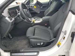 2024 BMW i4 eDrive40 z VIN WBY73AW07RFR74988, wystawiony jako Copart lot #70713824 z przebiegiem 14 117 mil mil oraz Szkody całkowita. Historia ofert i sprzedaży dostępna na DreamBid. Obrazek 7.