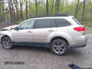2014 Subaru Outback Premium с VIN 4S4BRBCC2E3264564, выставлен на аукционе IAAI как лот 42193356 с пробегом 121 460 миль миль и . История ставок и продаж доступна на DreamBid. Изображение 14.