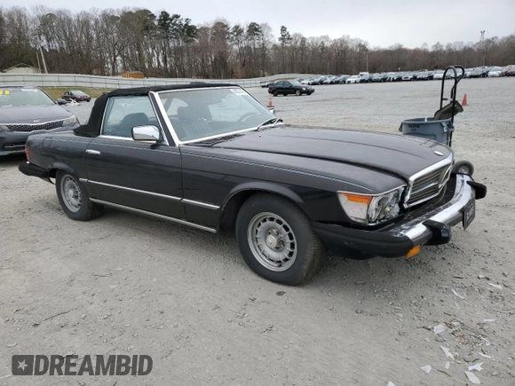 1985 Mercedes-Benz 380 z VIN WDBBA45C3FA030353, wystawiony jako Copart lot #48373455 z przebiegiem 97 471 mil mil oraz Nie do naprawy • Non repairable. Historia ofert i sprzedaży dostępna na DreamBid. Obrazek 4.