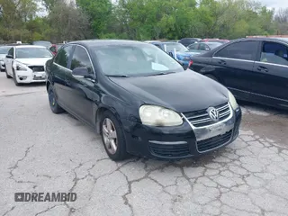 2008 Volkswagen Jetta Sedan SE with VIN 3VWRM71K58M104364, listed as a IAAI auction lot 41917090 with 178,399 mi miles. Bid and sale history available at carsss.com. Image 1.