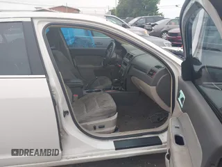 2012 Ford Fusion SEL z VIN 3FAHP0JAXCR220407, wystawiony jako IAAI lot #42548615 z przebiegiem 240 471 mil mil oraz . Historia ofert i sprzedaży dostępna na DreamBid. Obrazek 5.