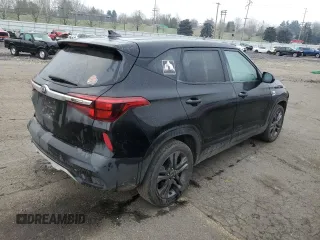 2021 Kia Seltos LX with VIN KNDEPCAA3M7094589, listed as a Copart auction lot 43071275 with 51,213 mi miles and Salvage Title. Bid and sale history available at carsss.com. Image 3.
