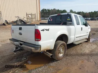 2000 Ford F-250 XL z VIN 1FTNX21F7YEC15664, wystawiony jako IAAI lot #41600552 z przebiegiem 340 100 mil mil oraz . Historia ofert i sprzedaży dostępna na DreamBid. Obrazek 4.