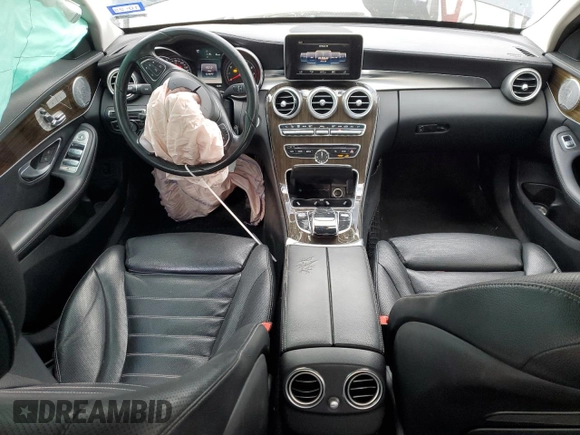 2016 Mercedes-Benz C 300 z VIN 55SWF4JBXGU172322, wystawiony jako Copart lot #41702295 z przebiegiem 131 977 mil mil oraz Szkoda całkowita • Salvage title. Historia ofert i sprzedaży dostępna na DreamBid. Obrazek 8.