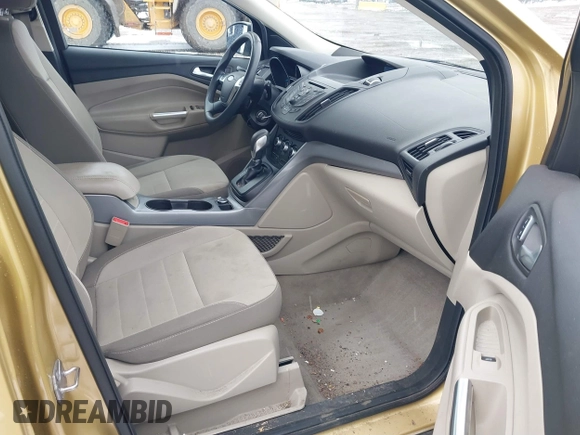 2014 Ford Escape SE with VIN 1FMCU9GX4EUE01300, listed as a IAAI auction lot 41674134 with 136,192 mi miles. Bid and sale history available at carsss.com. Image 5.