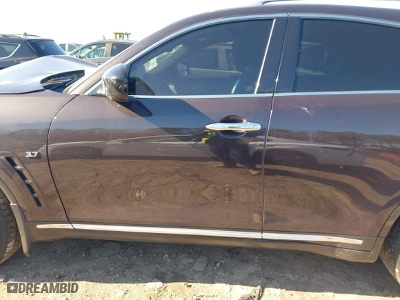 2017 Infiniti QX70 with VIN JN8CS1MU9HM140437, listed as a IAAI auction lot 41270542 with 72,312 mi miles. Bid and sale history available at carsss.com. Image 14.