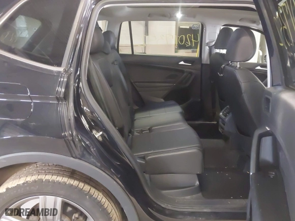 2020 Volkswagen Tiguan SE with VIN 3VV2B7AX4LM115131, listed as a IAAI auction lot 42017352 with 87,909 mi miles. Bid and sale history available at carsss.com. Image 8.