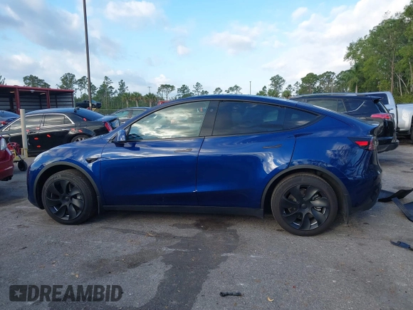 2024 Tesla Model Y с VIN 7SAYGDED5RF015208, выставлен на аукционе IAAI как лот 41608087 с пробегом 10 059 миль миль и . История ставок и продаж доступна на DreamBid. Изображение 14.