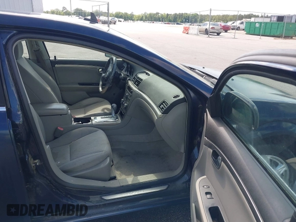 2009 Saturn Aura XE z VIN 1G8ZS57B69F136126, wystawiony jako IAAI lot #42197120 z przebiegiem 212 928 mil mil oraz . Historia ofert i sprzedaży dostępna na DreamBid. Obrazek 5.