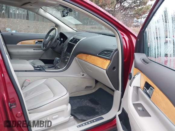 2014 Lincoln MKX with VIN 2LMDJ6JK0EBL15047, listed as a IAAI auction lot 41516164 with 107,221 mi miles and . Bid and sale history available at DreamBid. Image 5.