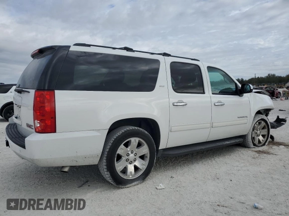 2014 GMC Yukon XL SLT with VIN 1GKS1KE04ER164286, listed as a Copart auction lot 88356835 with 126,415 mi miles and Salvage Title. Bid and sale history available at carsss.com. Image 3.
