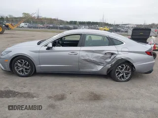 2023 Hyundai Sonata SEL with VIN KMHL64JA6PA269887, listed as a IAAI auction lot 41950447 with 31,218 mi miles and . Bid and sale history available at DreamBid. Image 14.