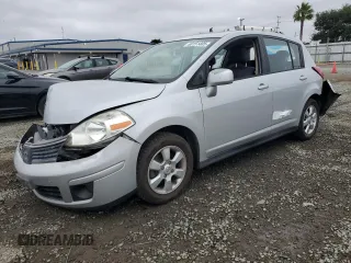 2007 Nissan Versa SL z VIN 3N1BC13E67L380328, wystawiony jako Copart lot #60151405 z przebiegiem 50 114 mil mil oraz Szkoda całkowita • Salvage title. Historia ofert i sprzedaży dostępna na DreamBid. Obrazek 1.